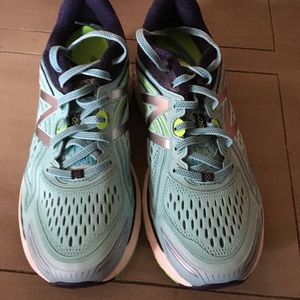 New Balance Women’s sneakers